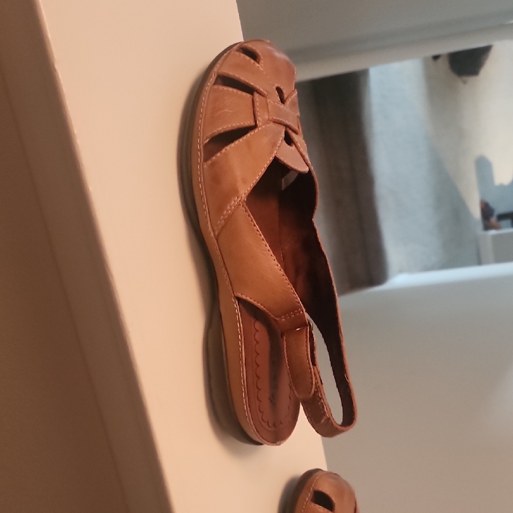 BareTraps Women's Flats in Brown